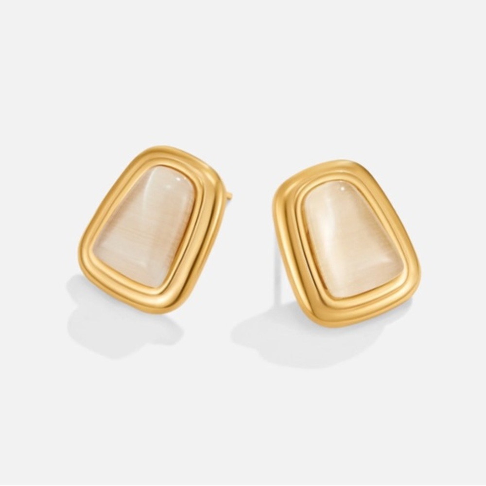 Cat’s Eye Gold Earrings